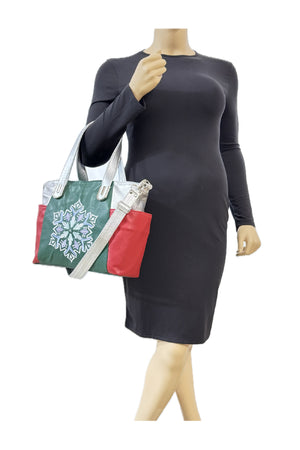 Nine Pocket Tote Christmas Star