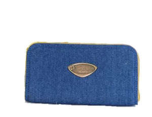 Carolyn's wallet
