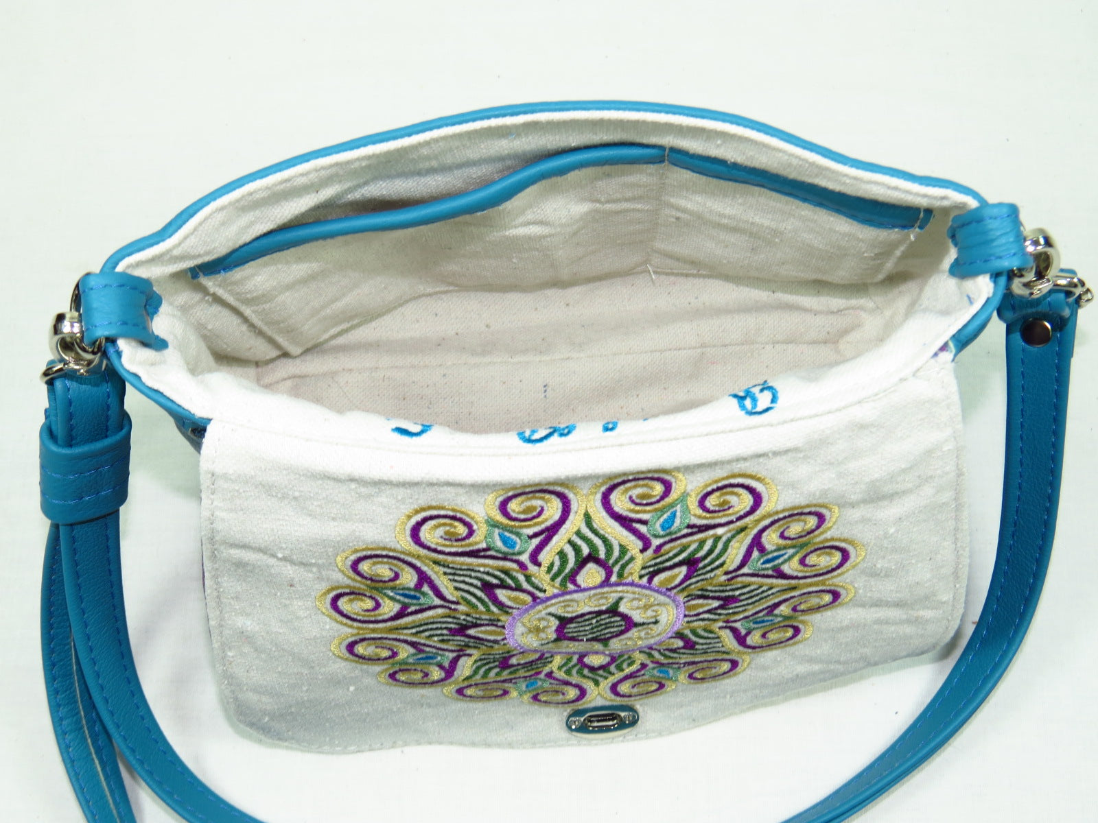 Little Mandala Messenger Cross Body Bag interior pockets