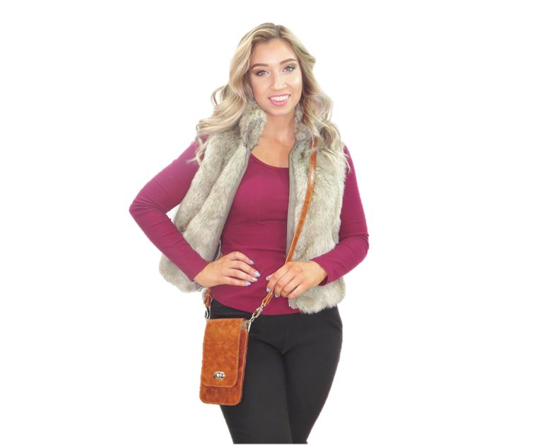 The Minimalist Amanda model
